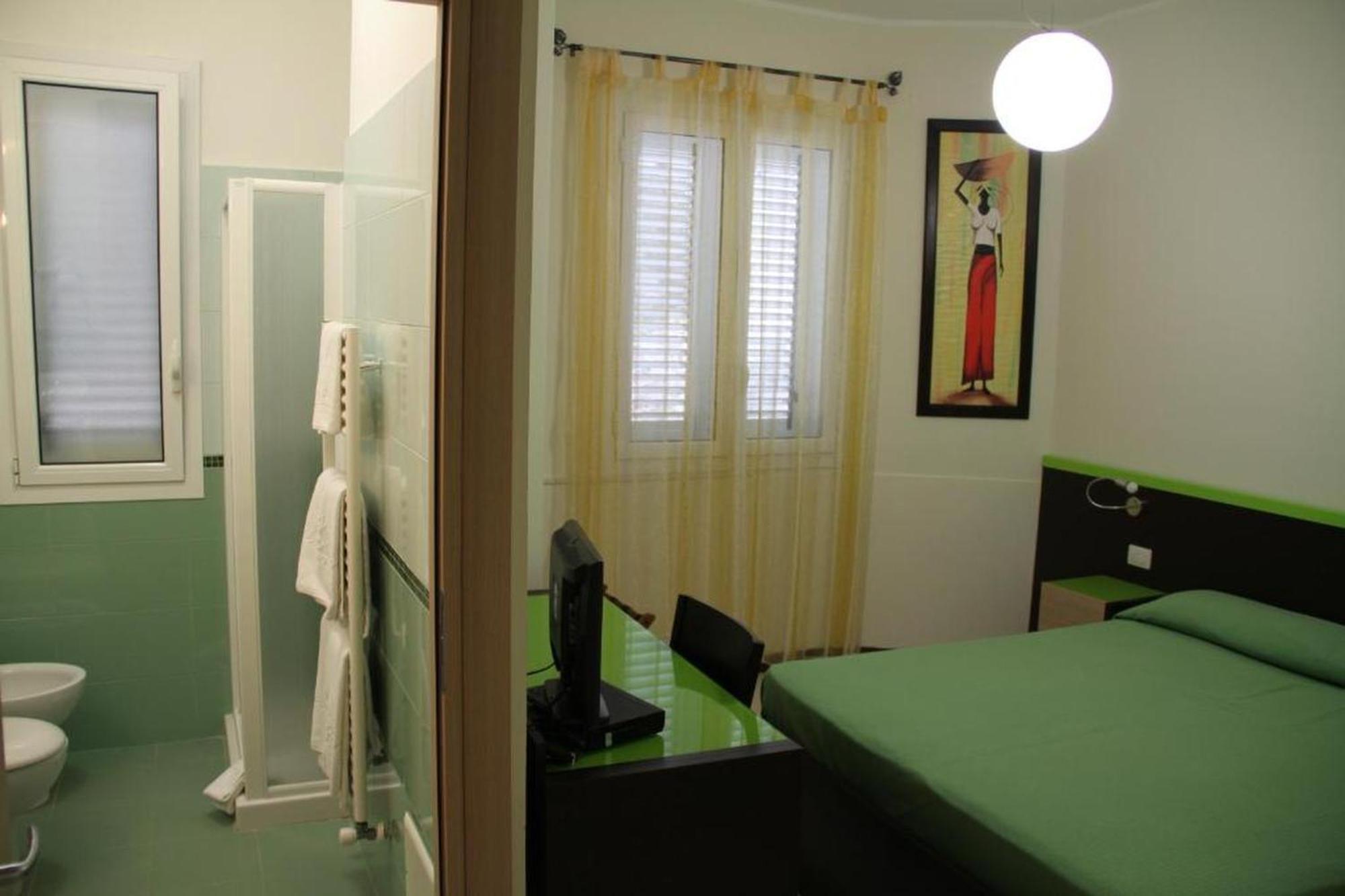 Hotel Miramare Gallipoli Room photo