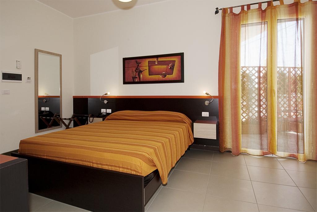 Hotel Miramare Gallipoli Room photo